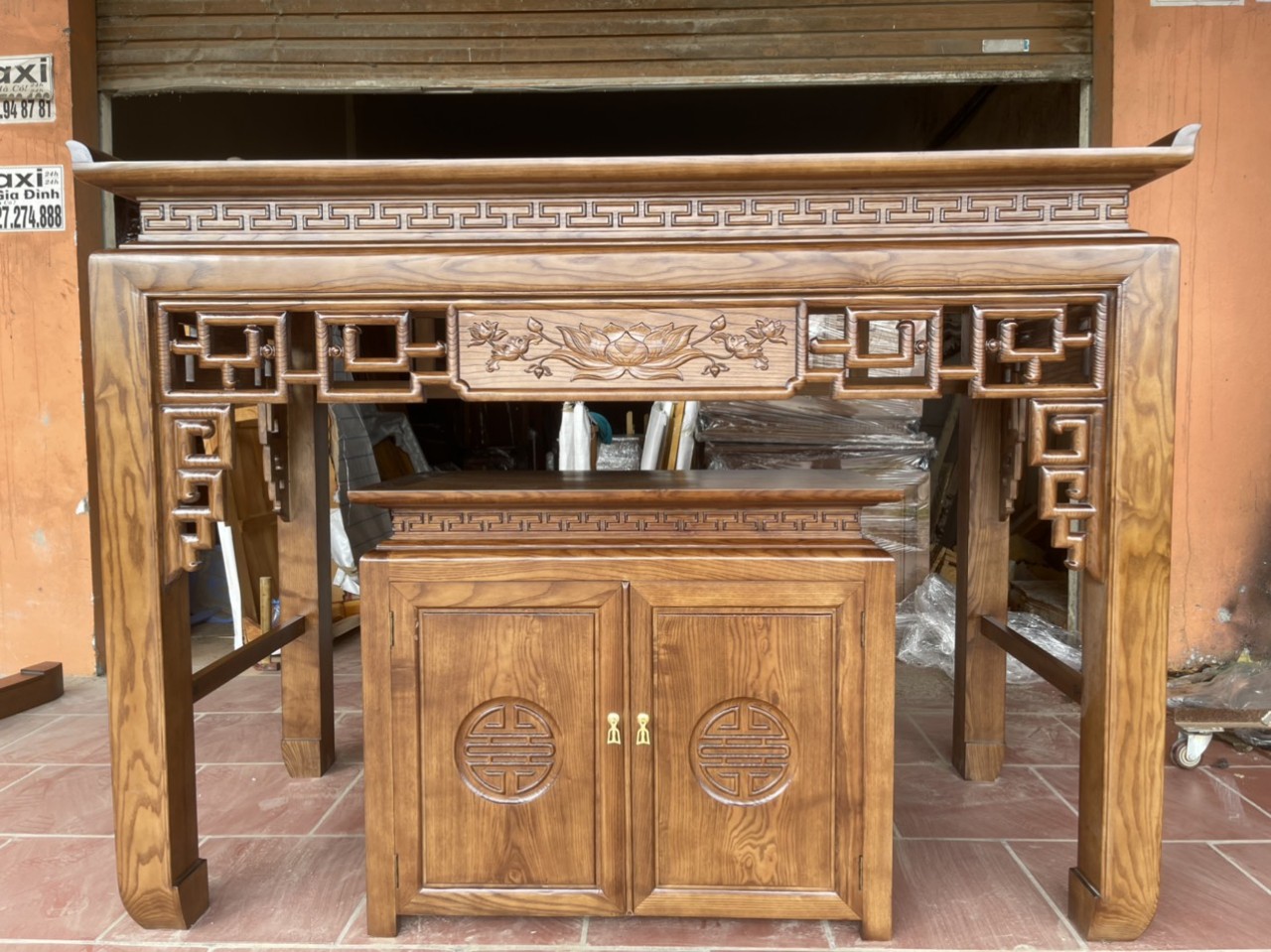 Bàn thờ gỗ đẹp giá rẻ - Lựa chọn thông minh cho ngôi nhà của bạn
