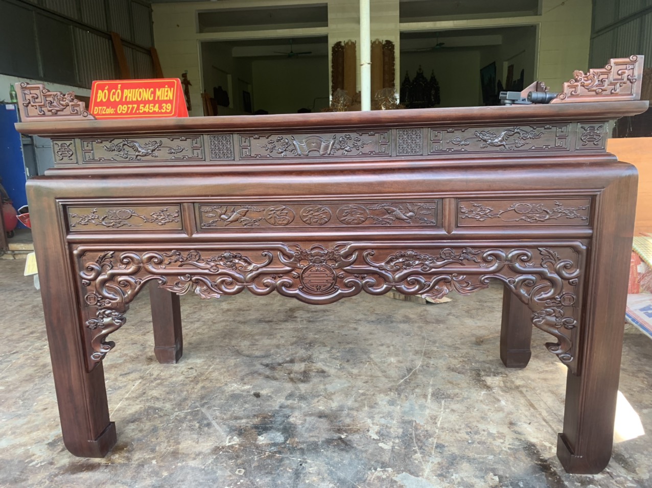 bàn thờ gia tiên gỗ gụ đẹp được yêu thích tại Hà Nội