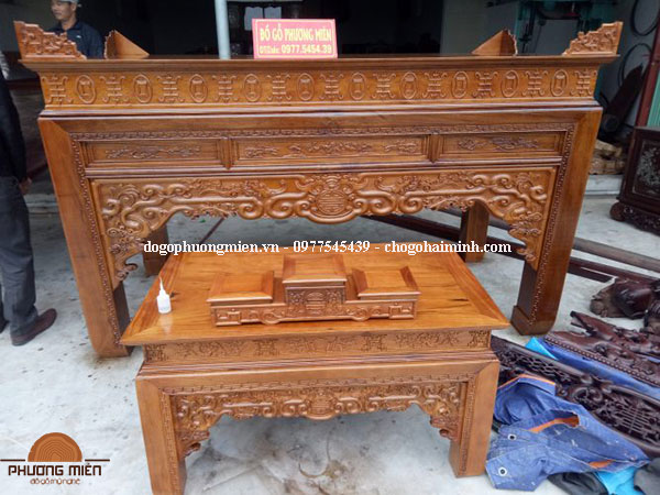 bàn thờ gia tiên như ý nền gỗ gụ