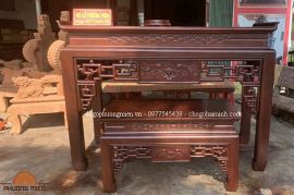 Bàn thờ gia tiên truyện cài sen gỗ gụ mật.