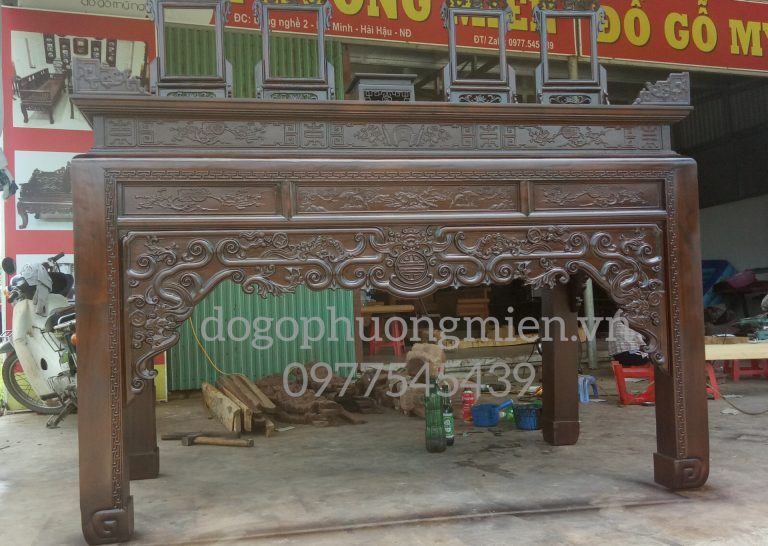 Bàn thờ gia tiên gỗ gụ đẹp tại Hà Nội