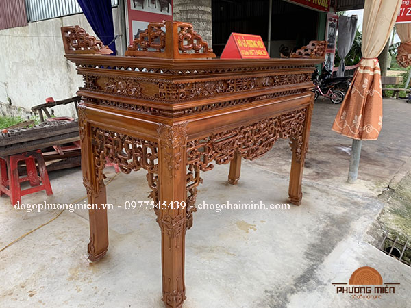 Mẫu bàn thờ truyện gỗ mít đẹp chất lượng.
