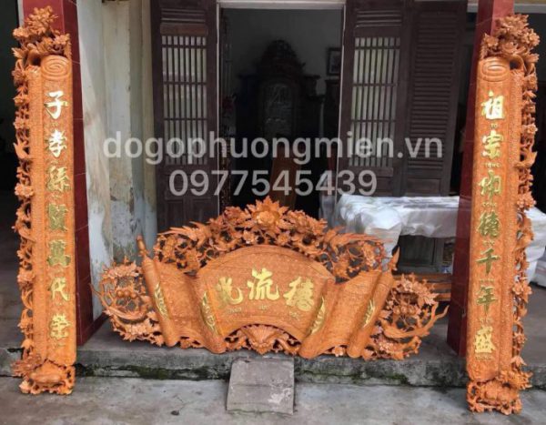cuốn thư câu đối mai điểu gõ đỏ.