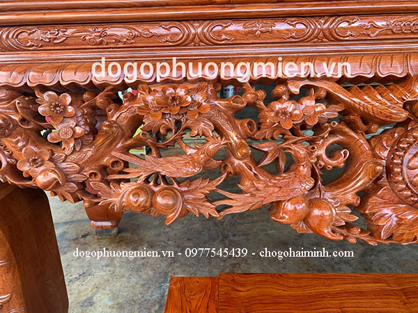 hình ảnh hoa mai trên sập thờ