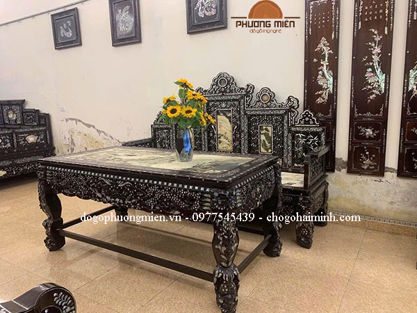 mẫu trường kỷ đại sơn cẩn ốc gỗ gụ