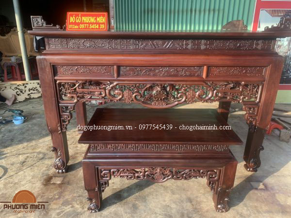 Bàn thờ đứng gỗ 10+ kiểu mẫu đẹp nhất 2024