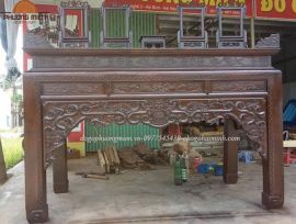 Bàn thờ án gian như ý nền gỗ gụ được làm vecli giả cổ.(Hà Tĩnh)