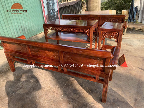 mẫu trường kỷ tứ quý nền.