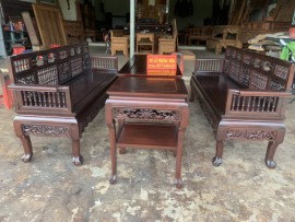 Hoàn thiện trường kỷ con tiện chân móng gỗ gụ mật khách tại Bình Định.